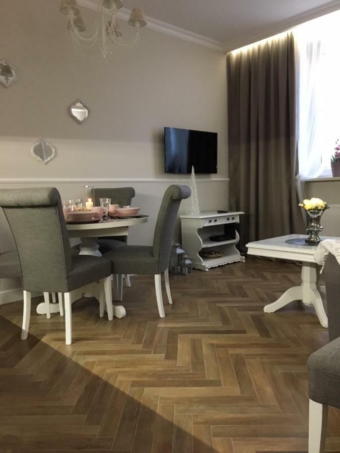 Family & Business Sauna Apartments Sienkiewicza No1 Centrum Plac Lliteratow- Piekny Apartament - 1 Bedroom With Private Sauna, Bath With Hydromassage, Parking Kielce Exterior foto